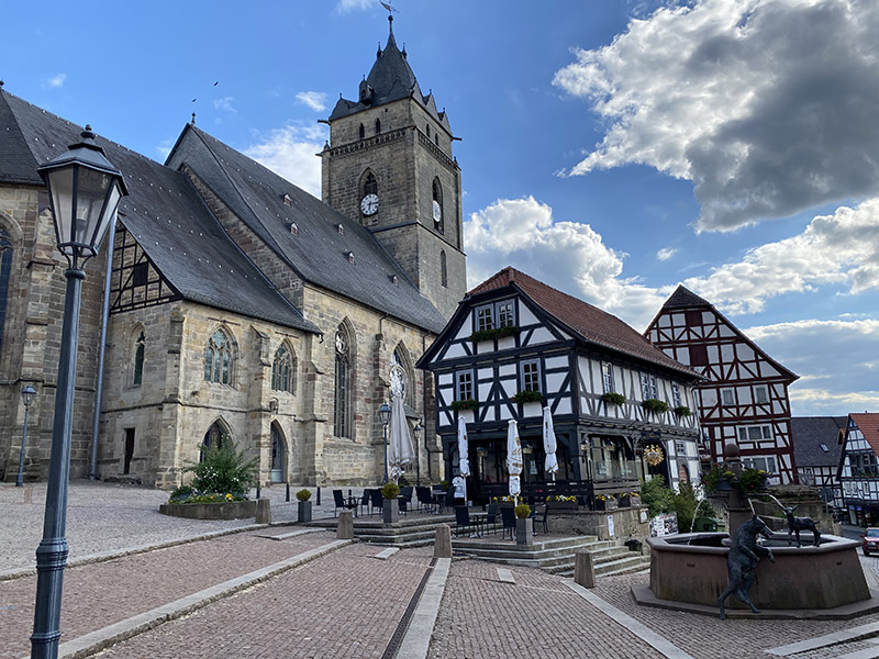 Wolfhagen Markt mit Kirche