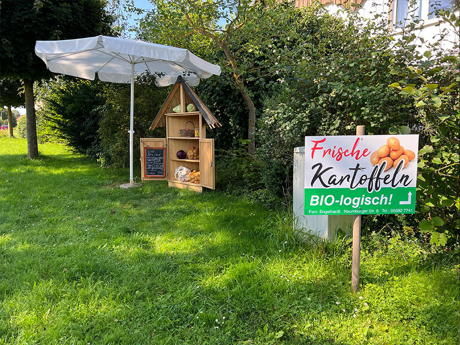 Frische Kartoffeln zu finden an der Hauptstrasse nach Wolfhagen