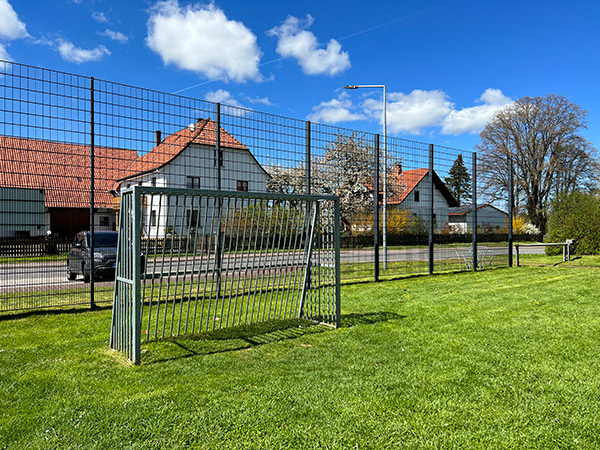 Spielplatz, Jugendraum, Fussballplatz Bründersen